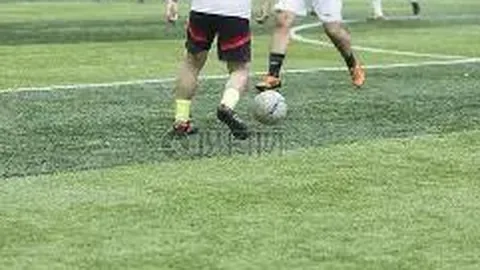 瓜帅赞C罗卓越，梅西尊为传奇之祖！